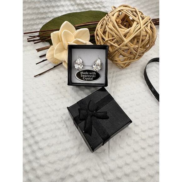 Teardrop Swarovski Crystal Earrings – Post Back - New in Gift Box - Picture 5 of 8